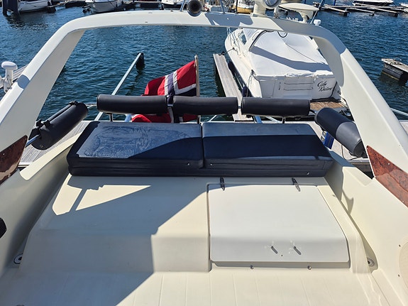 Viksund 350 fly selges med 2 Iveco motorer og strake aksler 5 of 5