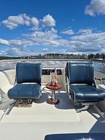 Viksund 350 fly selges med 2 Iveco motorer og strake aksler 9 of 30