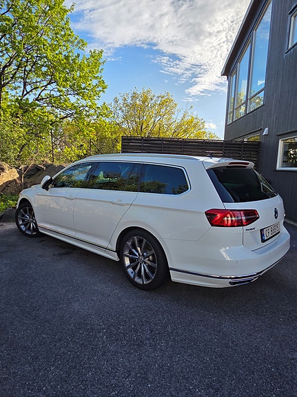 Volkswagen Passat 4 of 19