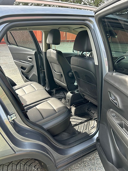 Chevrolet Trax 25 of 30
