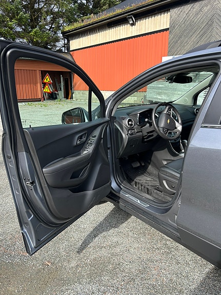 Chevrolet Trax 17 of 30