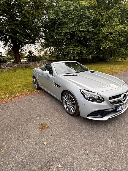 Mercedes-Benz SLC180 4 of 30
