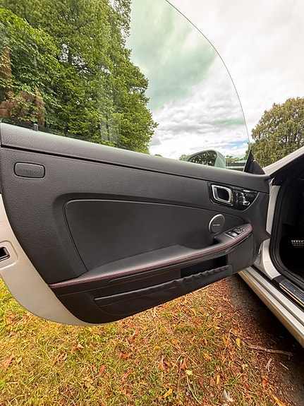 Mercedes-Benz SLC180 24 of 30