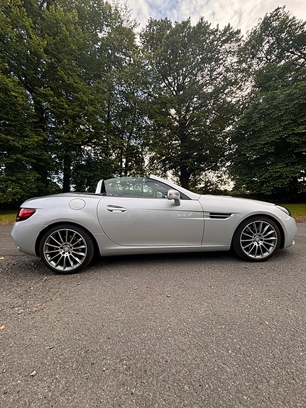 Mercedes-Benz SLC180 7 of 30