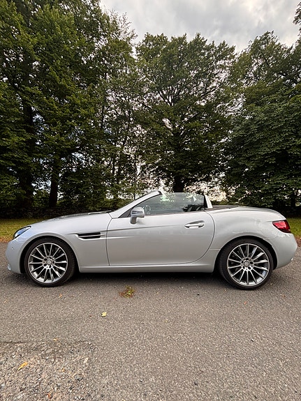 Mercedes-Benz SLC180 12 of 30