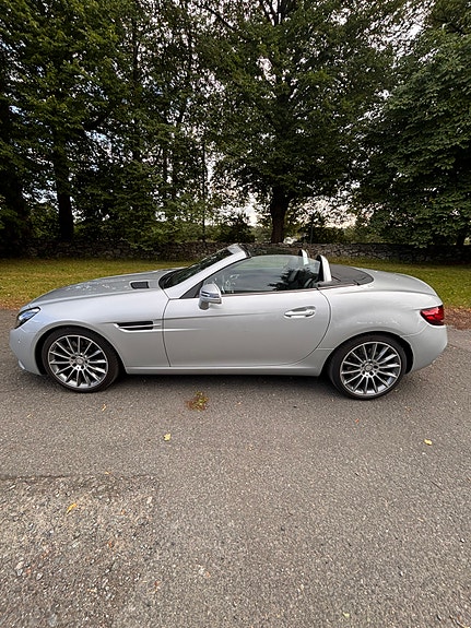 Mercedes-Benz SLC180 11 of 30