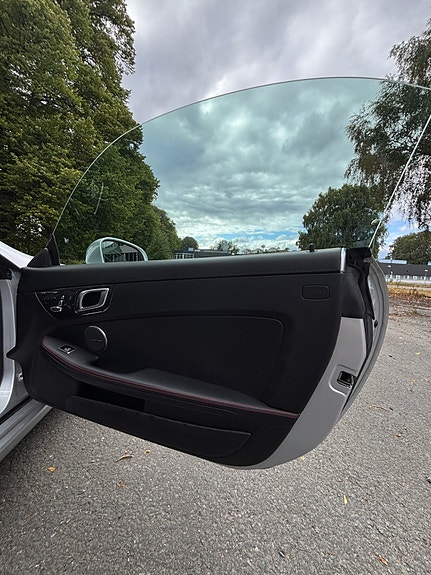 Mercedes-Benz SLC180 25 of 30
