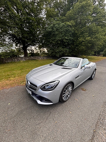 Mercedes-Benz SLC180 13 of 30