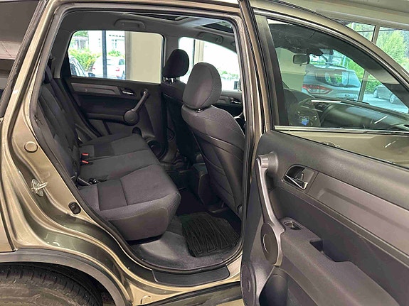 Honda CR-V 12 of 17