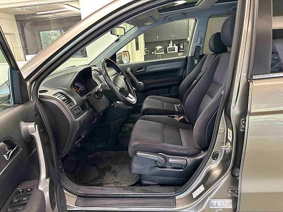 Honda CR-V 10 of 17