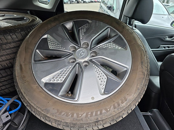 Hyundai Kona 27 of 28