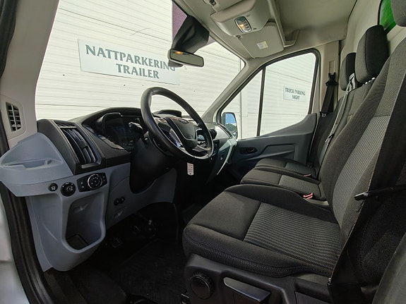Ford Transit 12 of 29