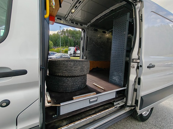 Ford Transit 28 of 29