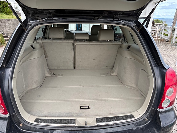 Toyota Avensis 3 of 18