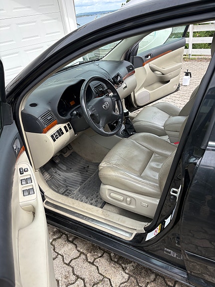 Toyota Avensis 8 of 18