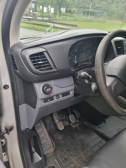 Peugeot Expert 13 of 26