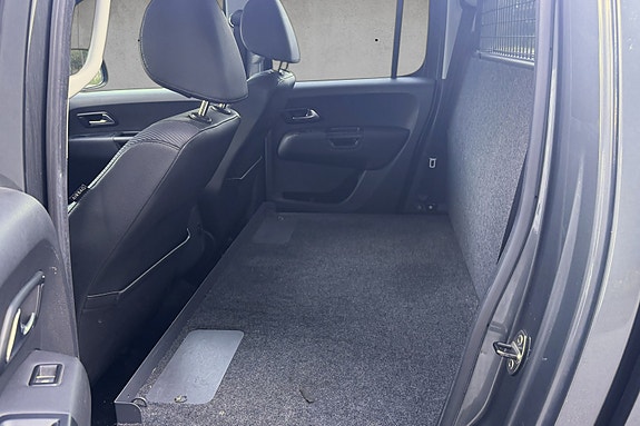 Volkswagen Amarok 14 of 17