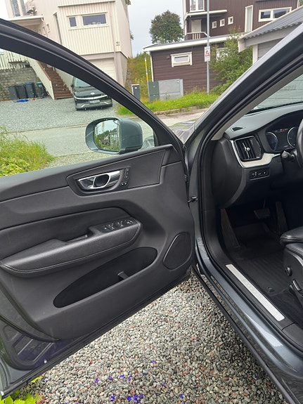 Volvo XC60 14 of 18