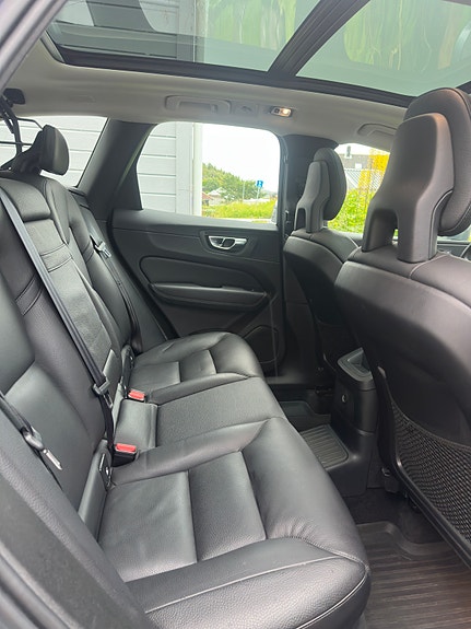 Volvo XC60 10 of 18