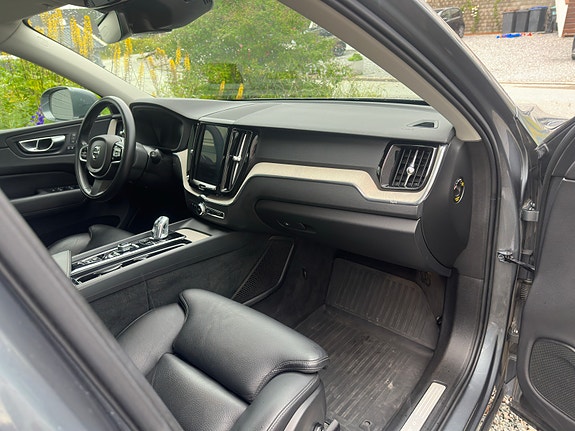 Volvo XC60 13 of 18