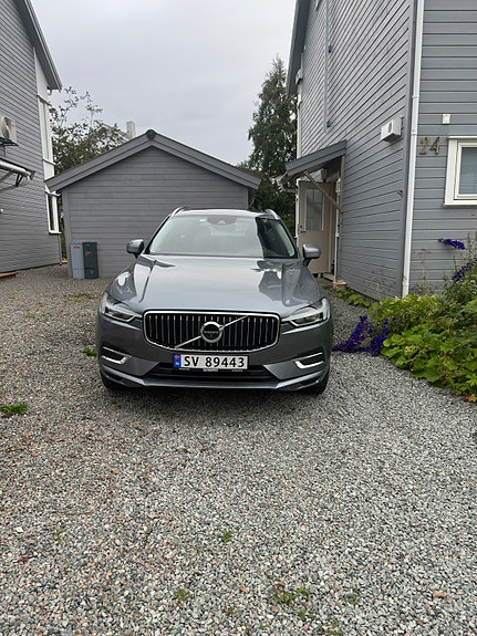 Volvo XC60 2 of 18
