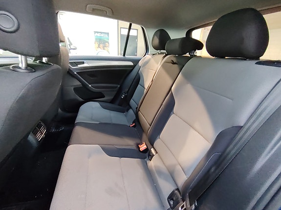 Volkswagen Golf 16 of 18