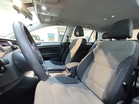 Volkswagen Golf 12 of 18