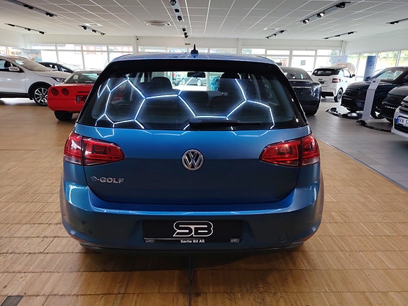 Volkswagen Golf 5 of 18