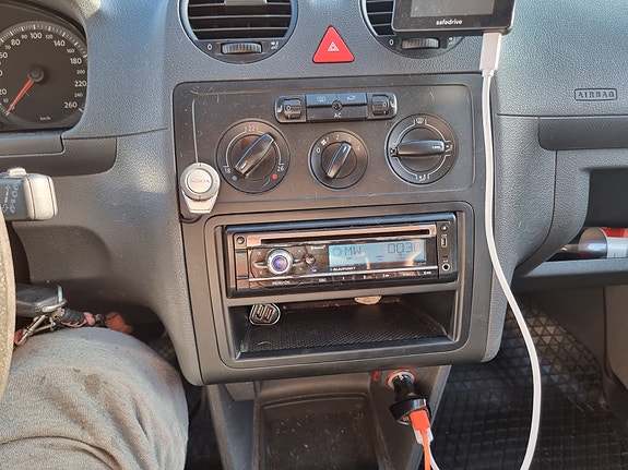 Volkswagen Caddy Maxi 22 of 30