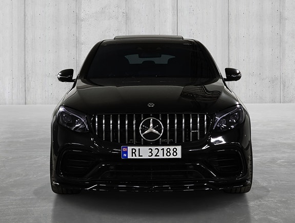 Mercedes-Benz GLC63 15 of 30