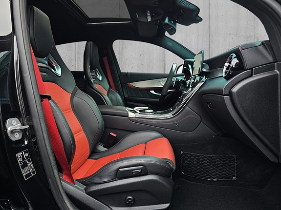 Mercedes-Benz GLC63 10 of 30