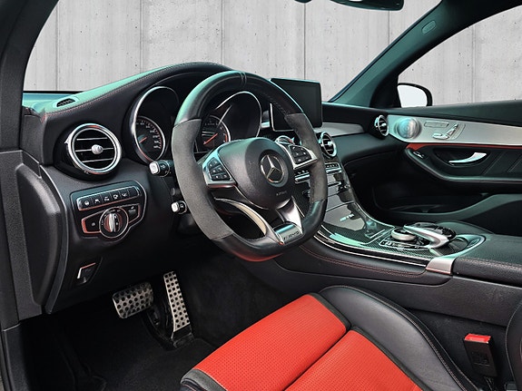 Mercedes-Benz GLC63 12 of 30