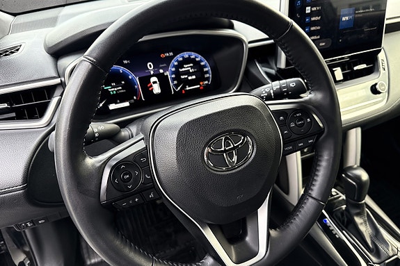 Toyota Corolla Cross 15 of 23
