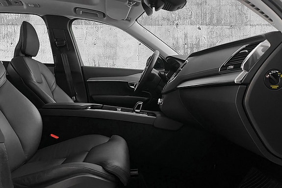 Volvo XC90 15 of 29