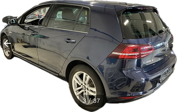 Volkswagen Golf 5 of 8