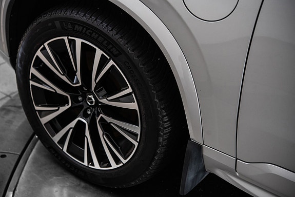 Volvo XC90 13 of 30