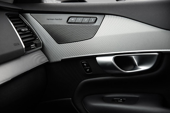 Volvo XC90 22 of 30