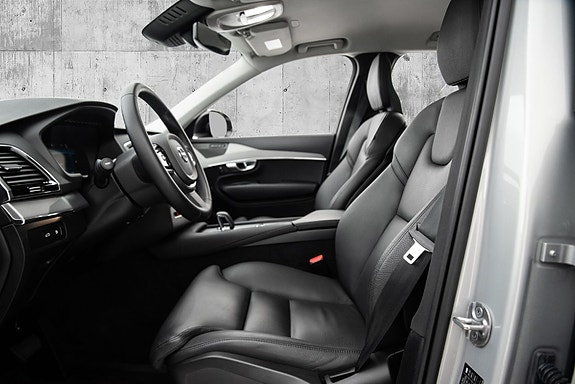 Volvo XC90 25 of 30