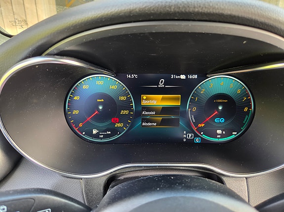 Mercedes-Benz GLC300 e 14 of 23