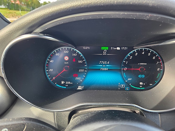 Mercedes-Benz GLC300 e 15 of 23