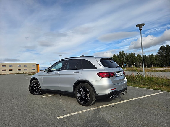 Mercedes-Benz GLC300 e 5 of 23