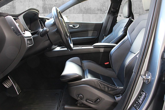 Volvo XC60 10 of 30