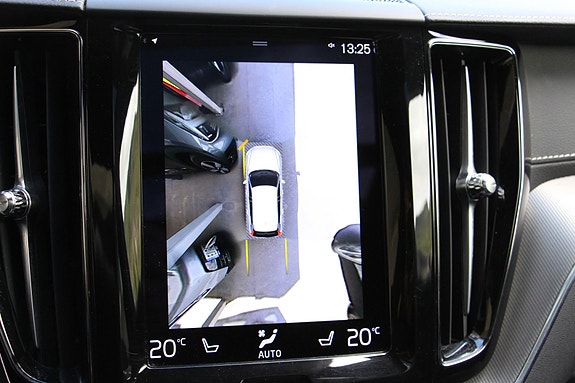 Volvo XC60 25 of 30
