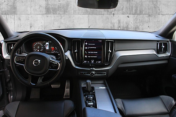 Volvo XC60 16 of 30