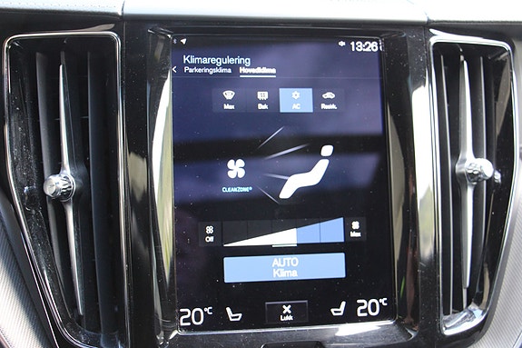 Volvo XC60 27 of 30