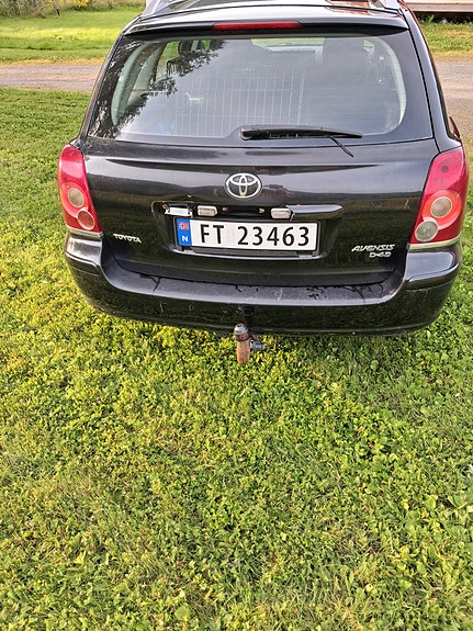 Toyota Avensis 4 of 5
