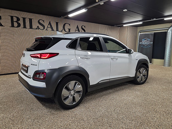Hyundai Kona 12 of 30