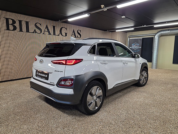 Hyundai Kona 11 of 30
