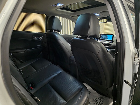 Hyundai Kona 29 of 30