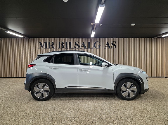 Hyundai Kona 13 of 30